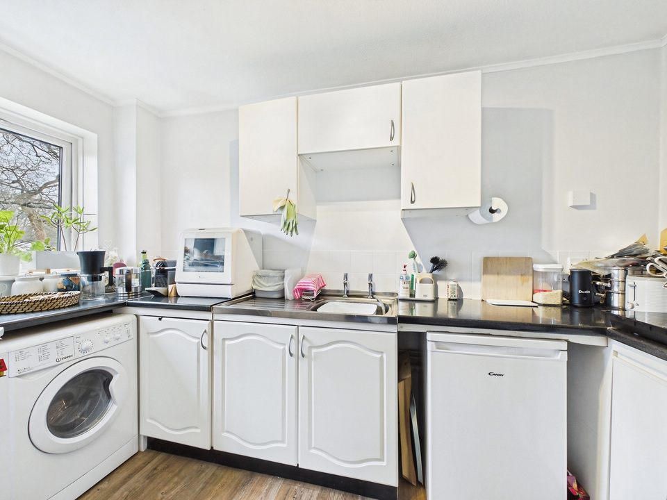 1 bed apartment for sale in Arrancourt, Gilligan Close, Horsham  - Property Image 3