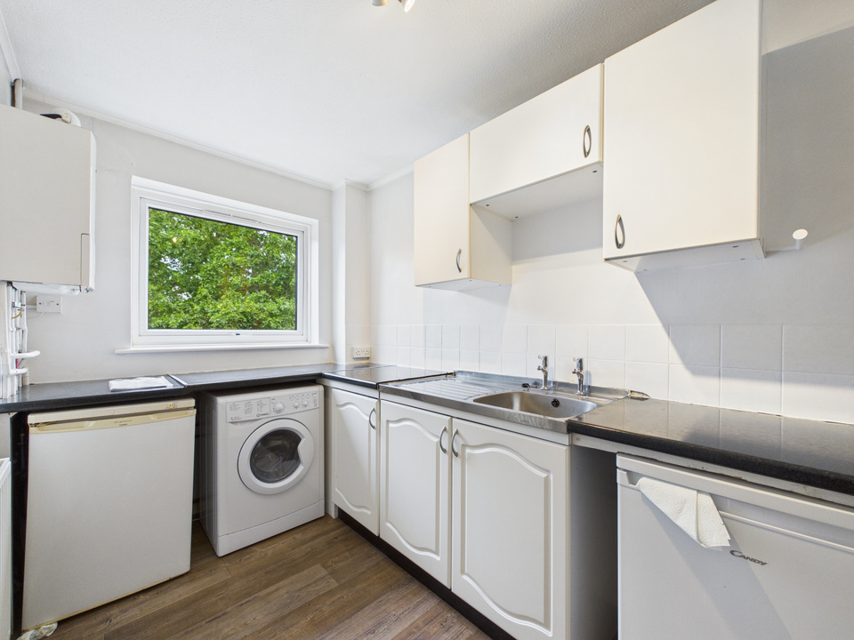 1 bed apartment for sale in Arrancourt, Gilligan Close, Horsham  - Property Image 5