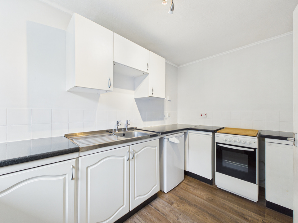 1 bed apartment for sale in Arrancourt, Gilligan Close, Horsham  - Property Image 4