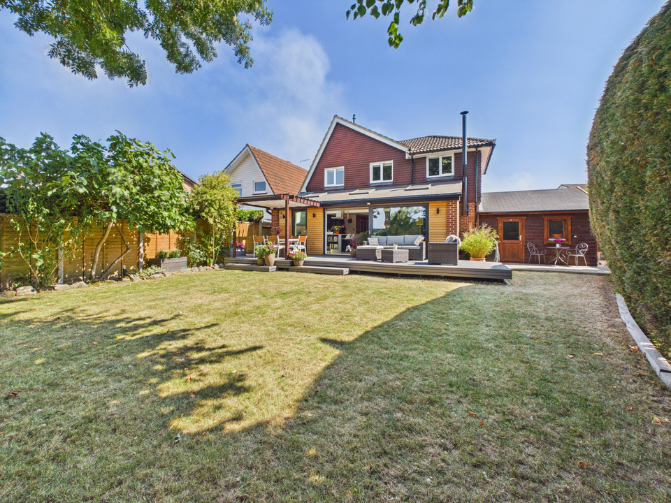 3 bed house for sale in Buttermere Close, Horsham, RH12 4GP  - Property Image 9