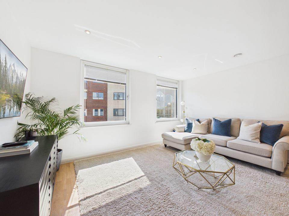 1 bed apartment for sale in , Linden House, Chart Way, Horsham, West Sussex  - Property Image 11