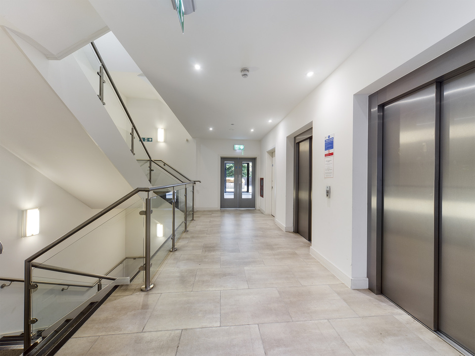 1 bed apartment for sale in , Linden House, Chart Way, Horsham, West Sussex  - Property Image 8