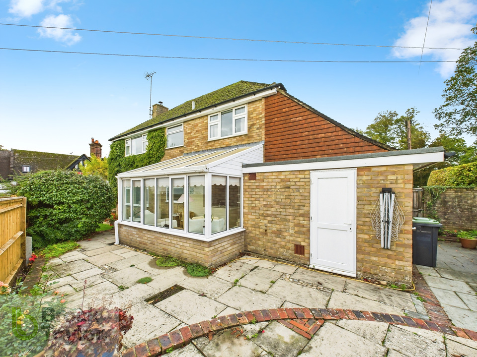 3 bed detached house for sale in Rose Cottage Lane, Staplefield  - Property Image 9