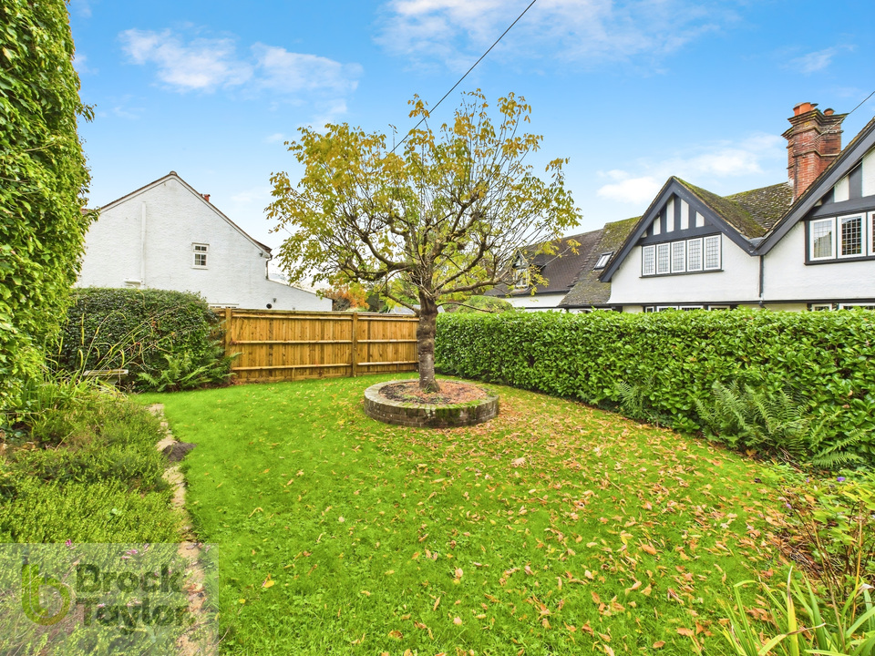 3 bed detached house for sale in Rose Cottage Lane, Staplefield  - Property Image 2