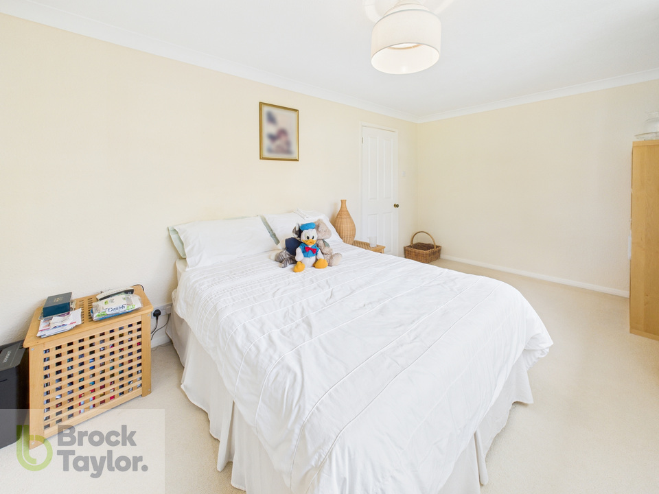 3 bed detached house for sale in Rose Cottage Lane, Staplefield  - Property Image 16