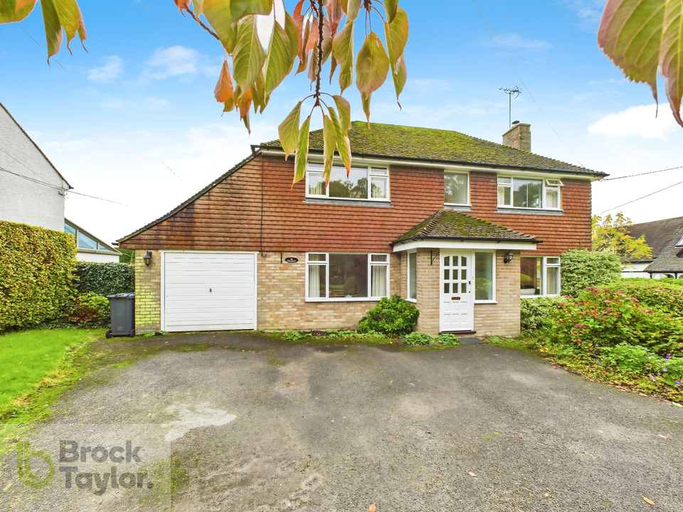 3 bed detached house for sale in Rose Cottage Lane, Staplefield  - Property Image 20
