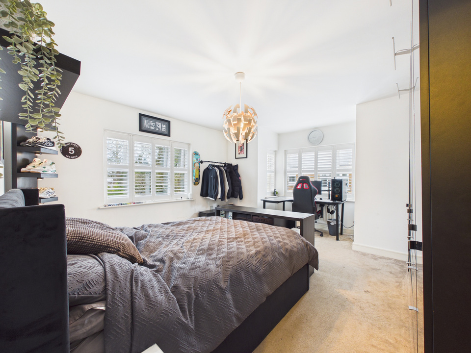 5 bed detached house for sale in Timms Close, Horsham, West Sussex  - Property Image 15