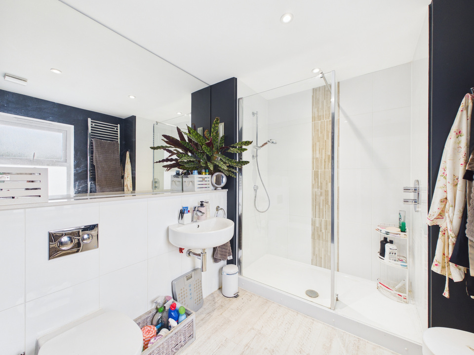 5 bed detached house for sale in Timms Close, Horsham, West Sussex  - Property Image 5