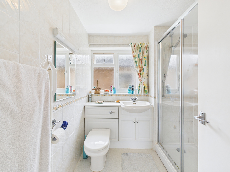 4 bed link detached house for sale in Stirling Way, Horsham  - Property Image 11