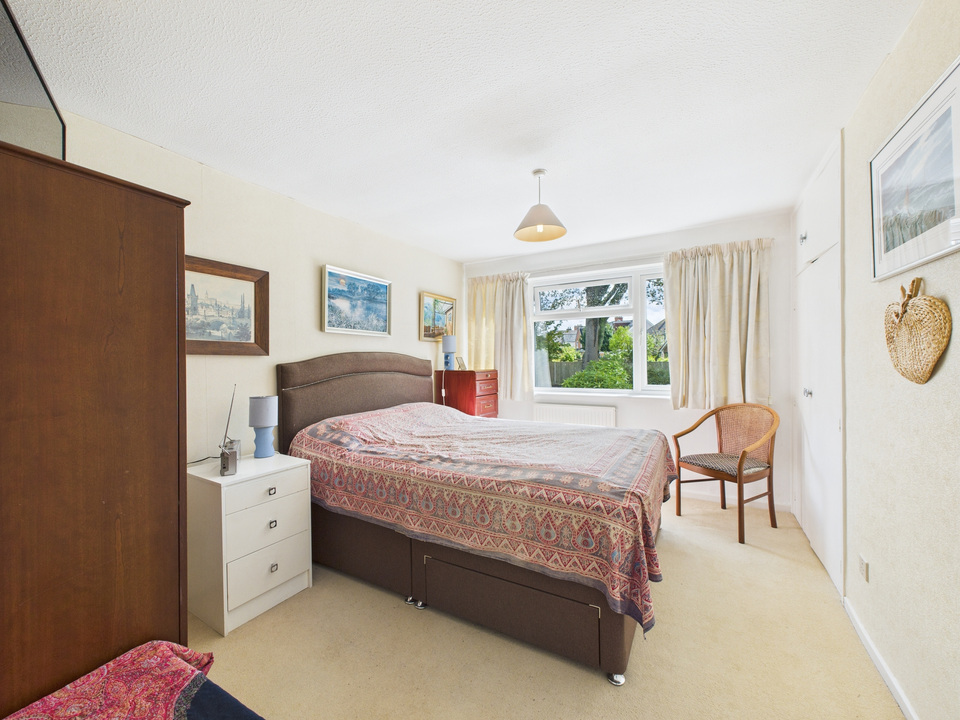 4 bed link detached house for sale in Stirling Way, Horsham  - Property Image 15