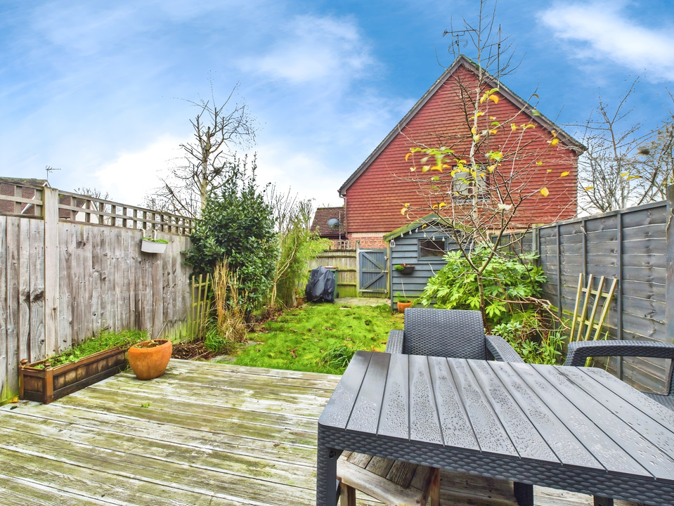 3 bed terraced house for sale in Coleridge Close, Horsham, Horsham, West Sussex  - Property Image 10