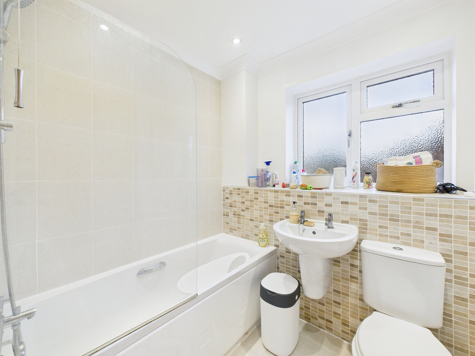 3 bed terraced house for sale in Coleridge Close, Horsham, Horsham, West Sussex  - Property Image 7