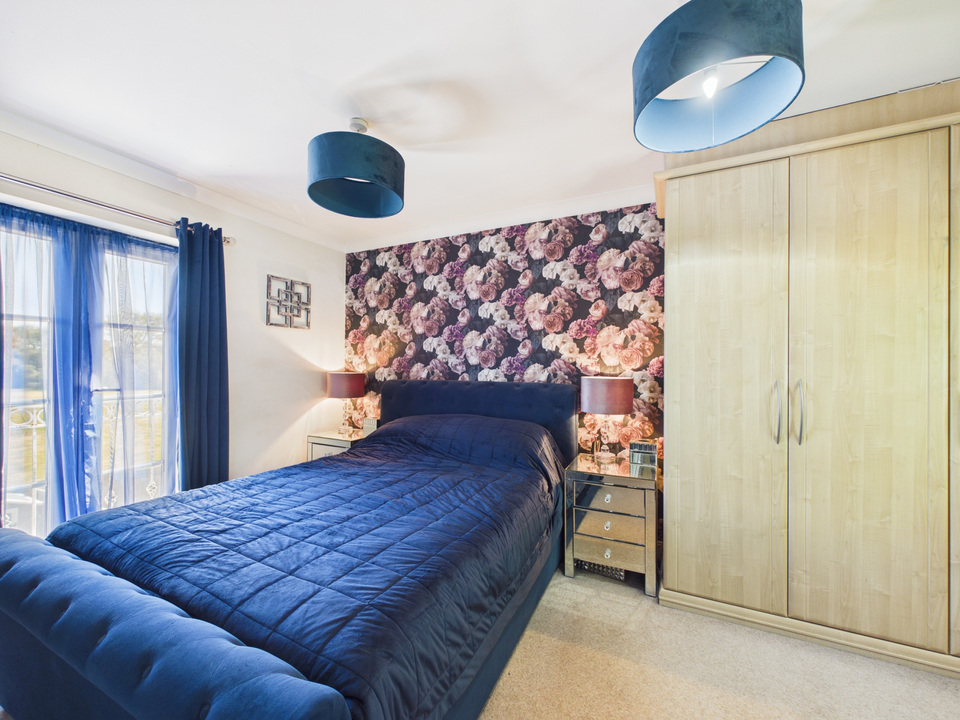 2 bed terraced house for sale in The Foresters, Compton Lane, Horsham  - Property Image 6