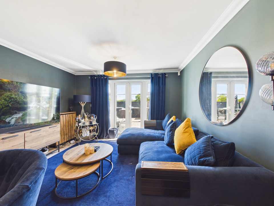 2 bed terraced house for sale in The Foresters, Compton Lane, Horsham  - Property Image 3