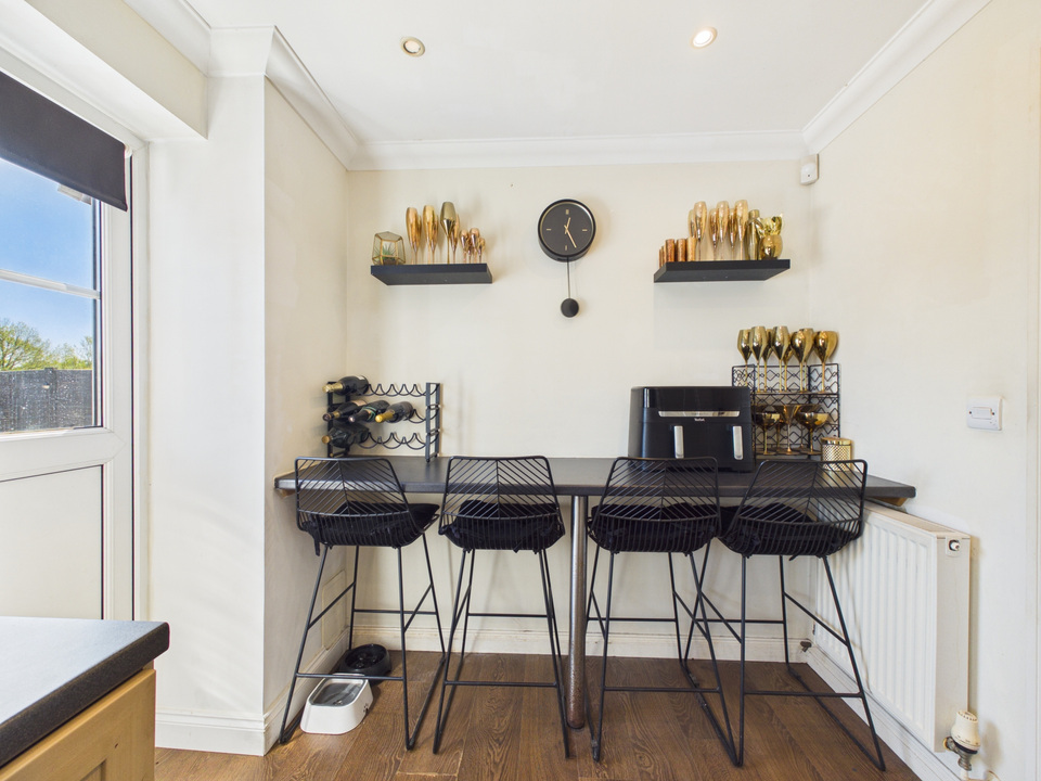 2 bed terraced house for sale in The Foresters, Compton Lane, Horsham  - Property Image 5