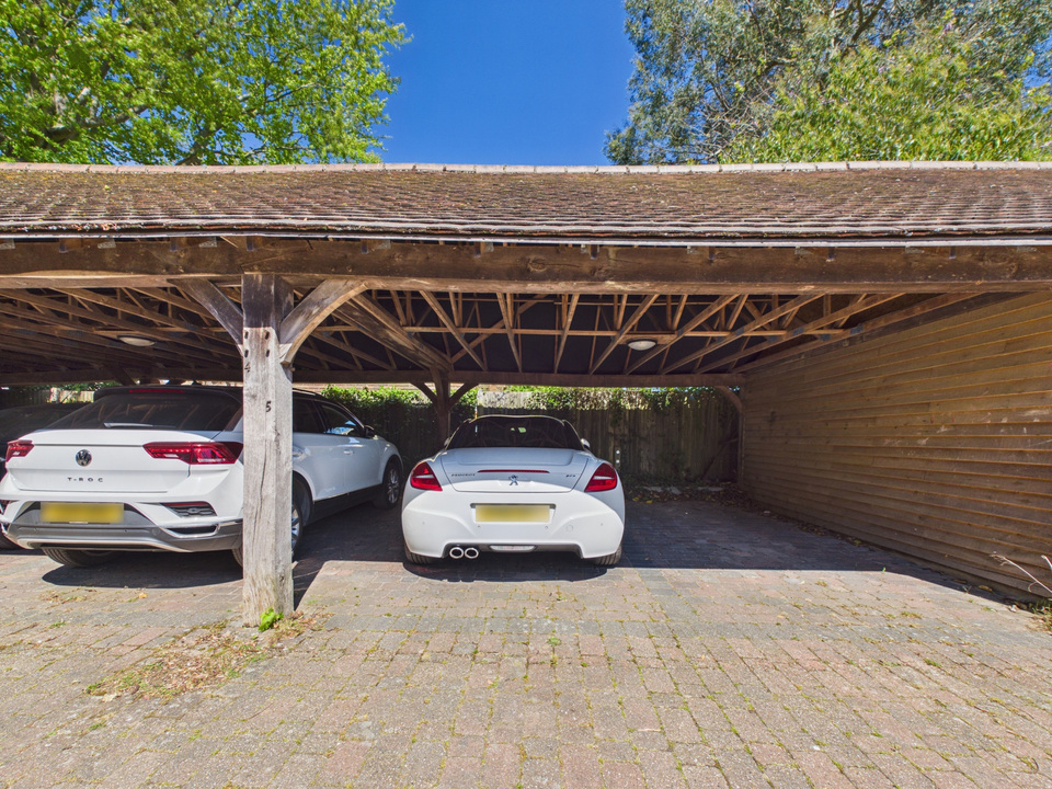 2 bed terraced house for sale in The Foresters, Compton Lane, Horsham  - Property Image 11