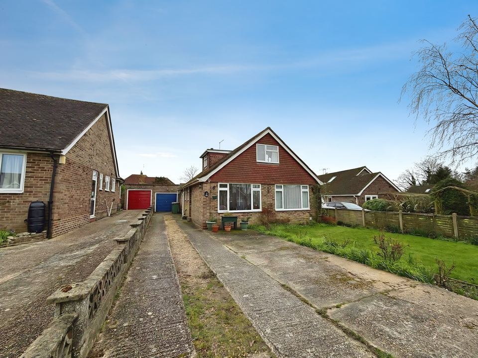 3 bed for sale in Barleycroft, Cowfold, Horsham, West Sussex - Property Image 1