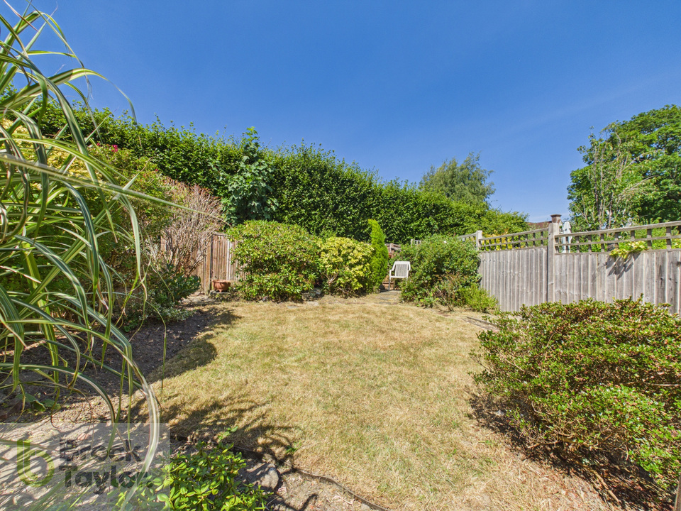 3 bed terraced house for sale in Linden Grove, Lindfield, West Sussex, RH16  - Property Image 5