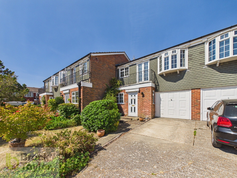 3 bed terraced house for sale in Linden Grove, Lindfield, West Sussex, RH16 - Property Image 1