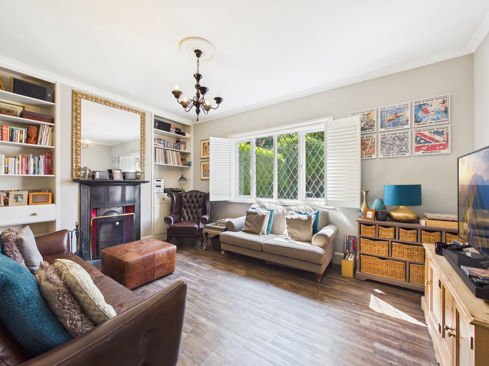 4 bed semi-detached house for sale in Forest Road, Horsham, West Sussex  - Property Image 3