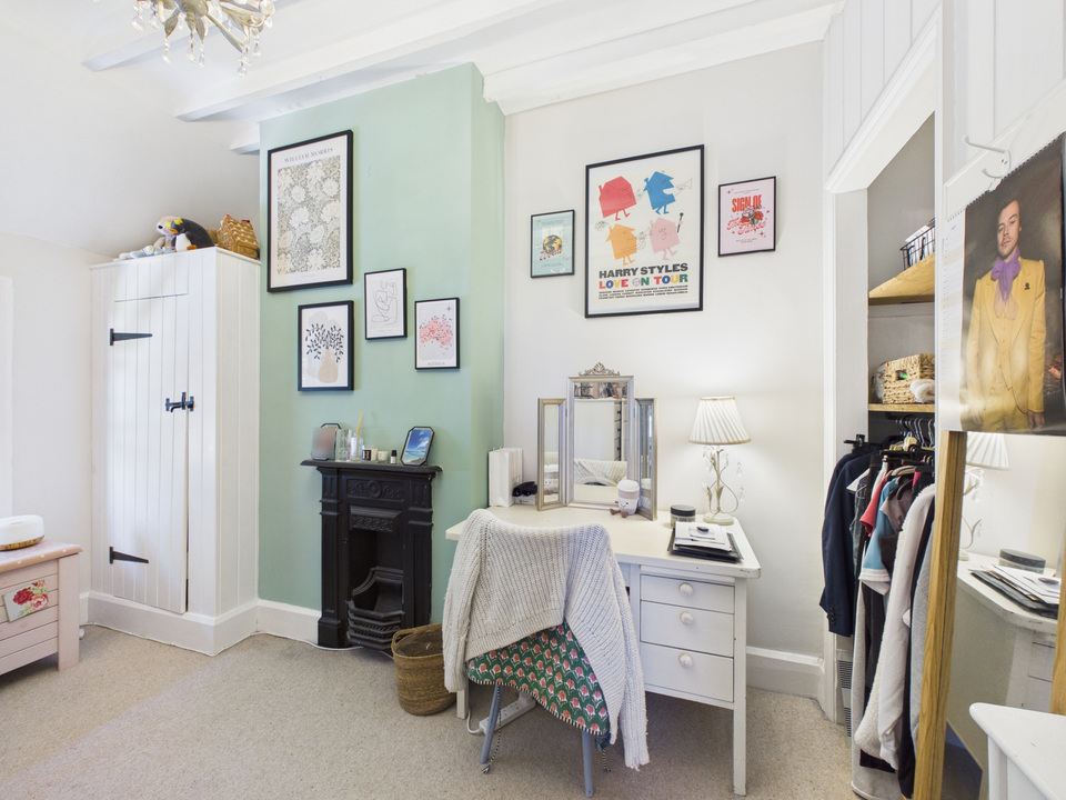 4 bed semi-detached house for sale in Forest Road, Horsham, West Sussex  - Property Image 21