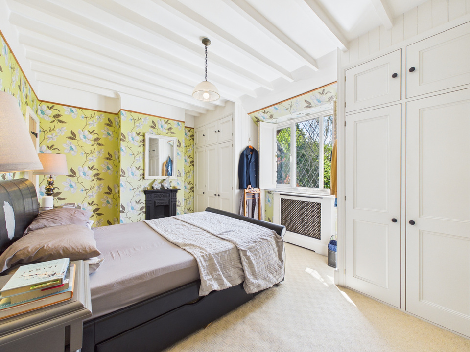 4 bed semi-detached house for sale in Forest Road, Horsham, West Sussex  - Property Image 6