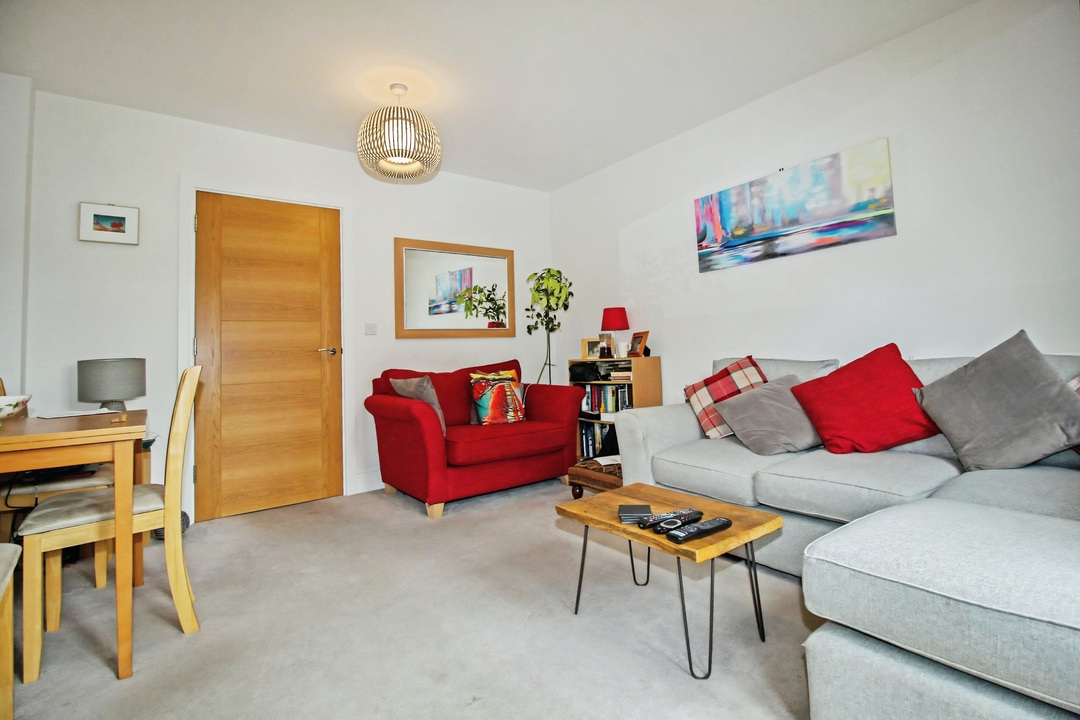 2 bed terraced house for sale in Arundale Walk, Horsham - Property Image 3