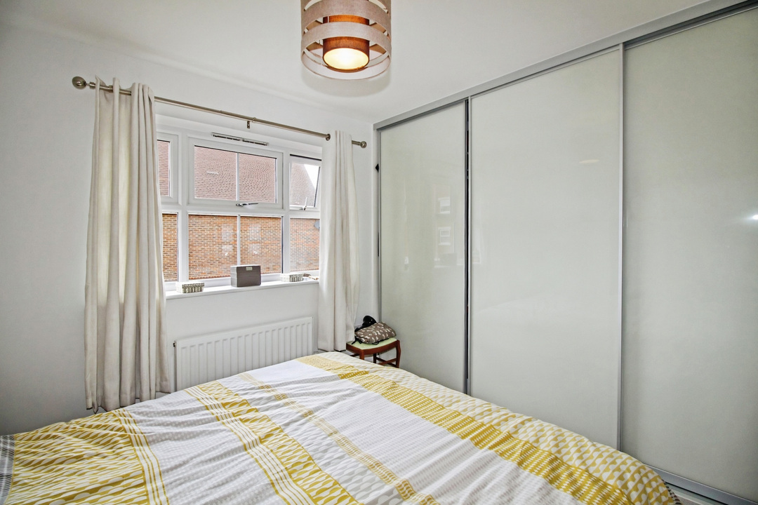 2 bed terraced house for sale in Arundale Walk, Horsham - Property Image 7