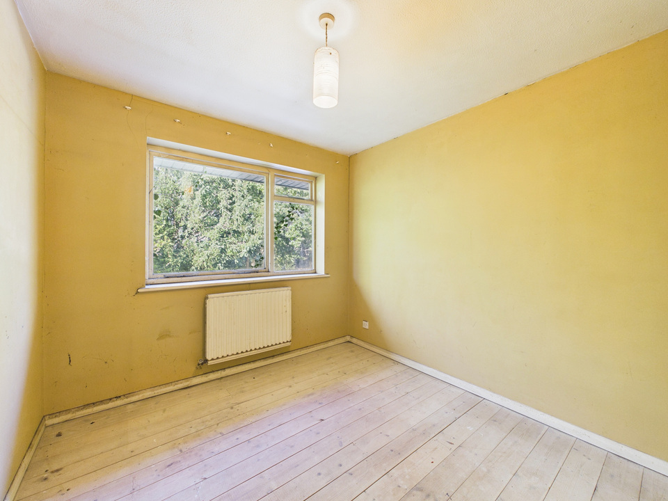 3 bed end of terrace house for sale in Coney Croft, Horsham, West Sussex  - Property Image 6