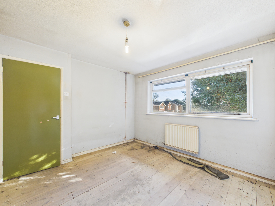 3 bed end of terrace house for sale in Coney Croft, Horsham, West Sussex  - Property Image 5