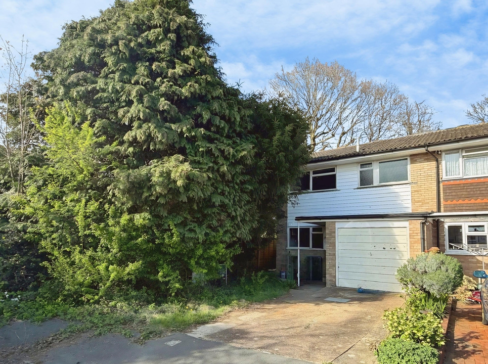 3 bed end of terrace house for sale in Coney Croft, Horsham, West Sussex  - Property Image 10