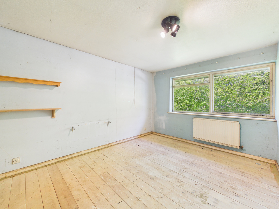 3 bed end of terrace house for sale in Coney Croft, Horsham, West Sussex  - Property Image 4