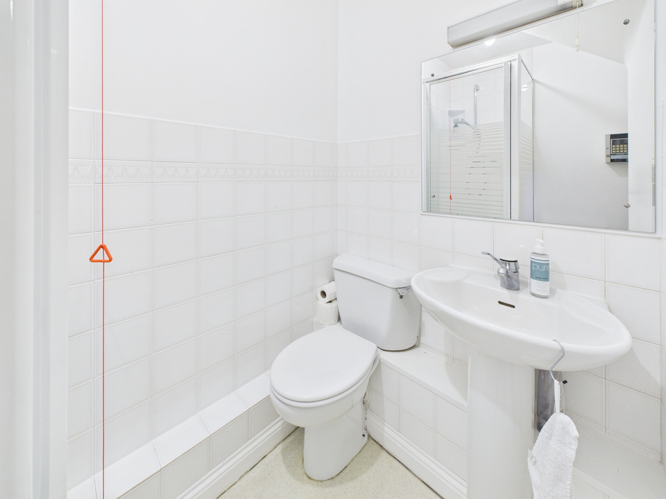 2 bed terraced house for sale in Hills Place, Horsham, West Sussex - Property Image 6