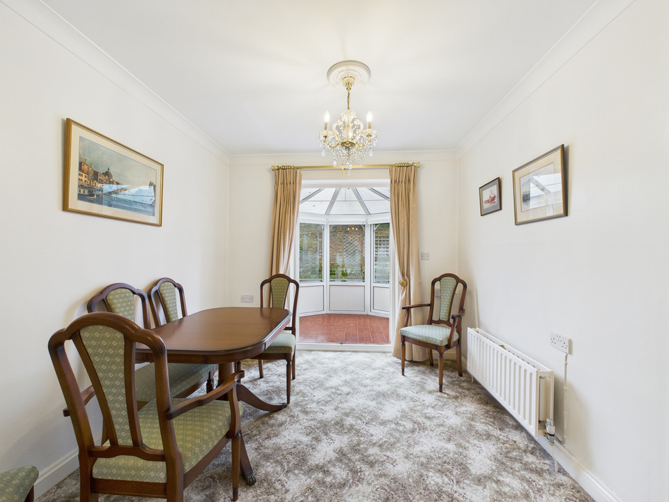 2 bed terraced house for sale in Hills Place, Horsham, West Sussex - Property Image 3