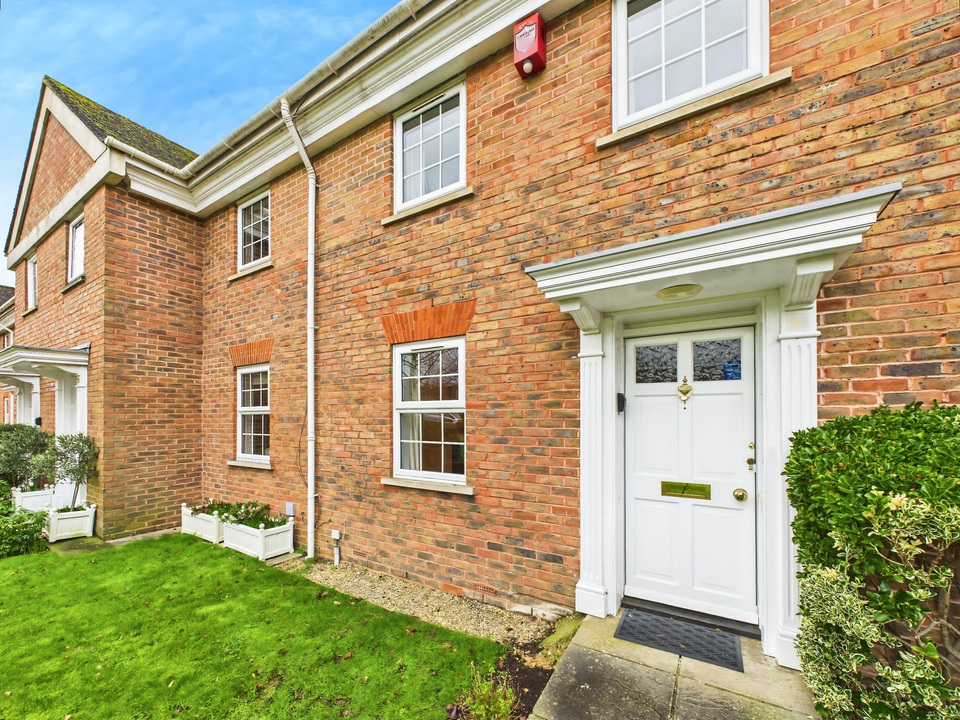 2 bed terraced house for sale in Hills Place, Horsham, West Sussex - Property Image 11