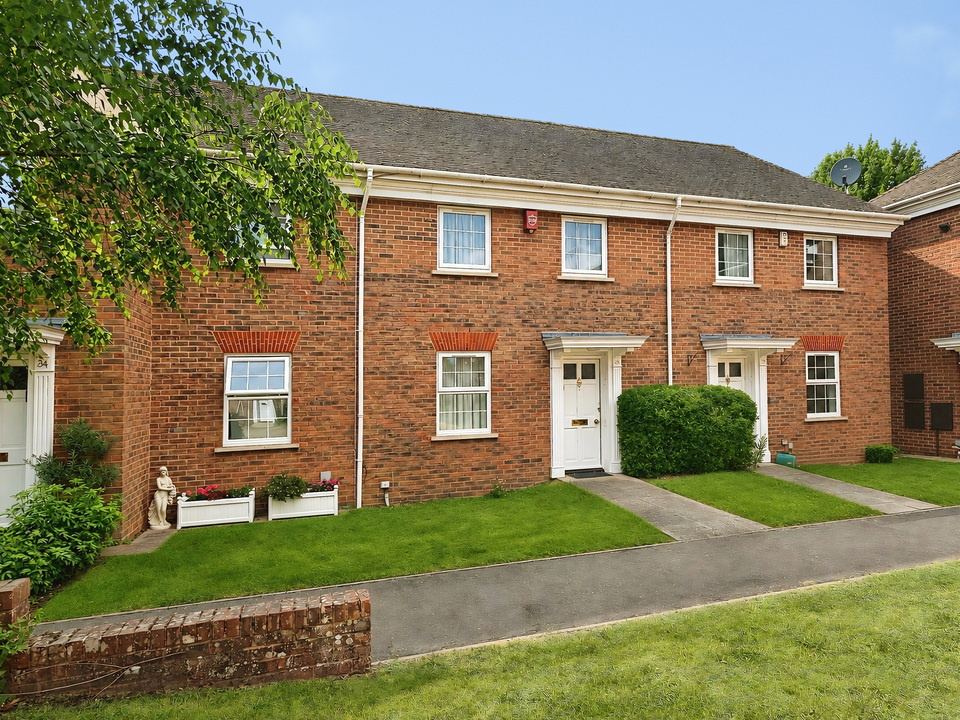 2 bed terraced house for sale in Hills Place, Horsham, West Sussex
