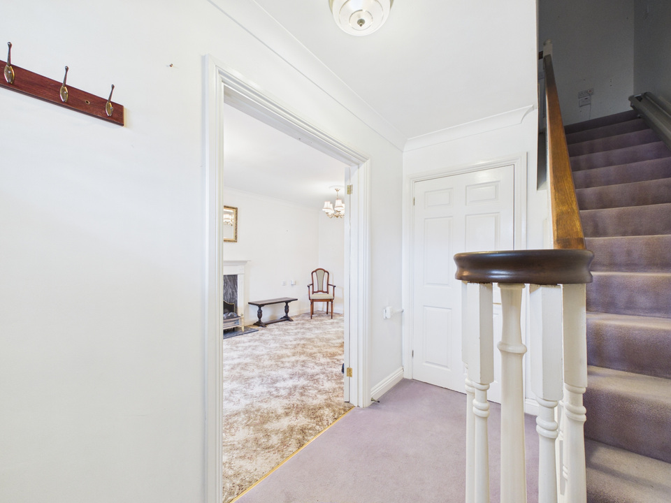 2 bed terraced house for sale in Hills Place, Horsham, West Sussex  - Property Image 3