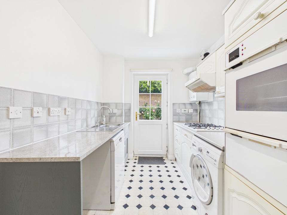 2 bed terraced house for sale in Hills Place, Horsham, West Sussex  - Property Image 2