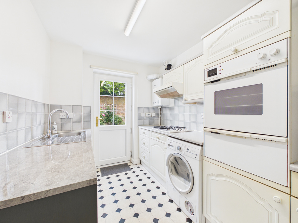 2 bed terraced house for sale in Hills Place, Horsham, West Sussex  - Property Image 12