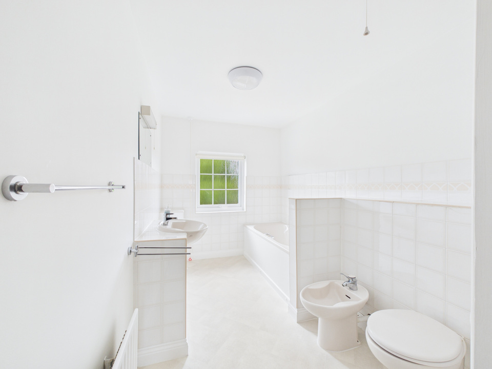 2 bed terraced house for sale in Hills Place, Horsham, West Sussex  - Property Image 20