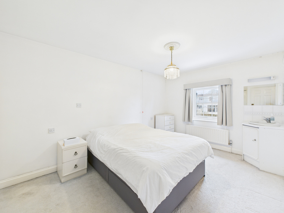 2 bed terraced house for sale in Hills Place, Horsham, West Sussex  - Property Image 7