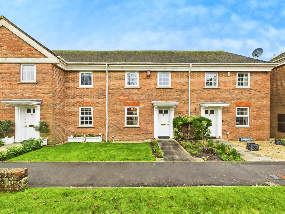 2 bed terraced house for sale in Hills Place, Horsham, West Sussex  - Property Image 1