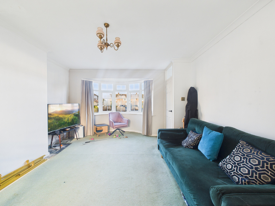 2 bed end of terrace house for sale in Greenfields Close, Horsham, West Sussex  - Property Image 2