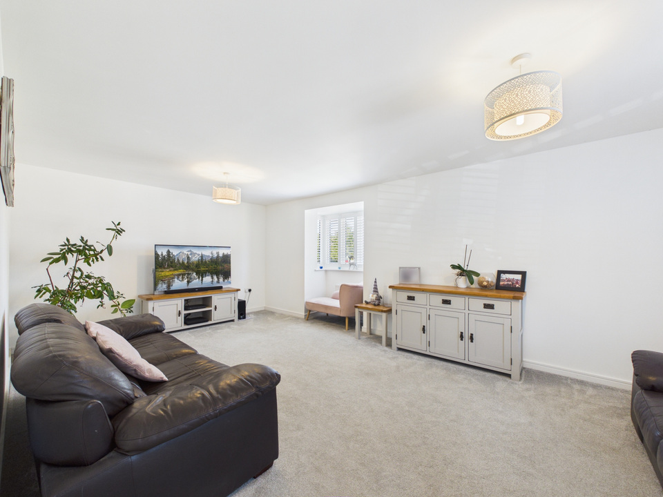 4 bed detached house for sale in Pelling Way, Broadbridge Heath, Horsham, West Sussex - Property Image 2
