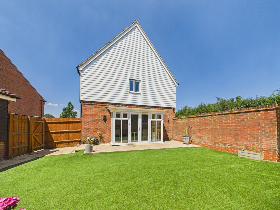 4 bed detached house for sale in Pelling Way, Broadbridge Heath, Horsham, West Sussex - Property Image 17