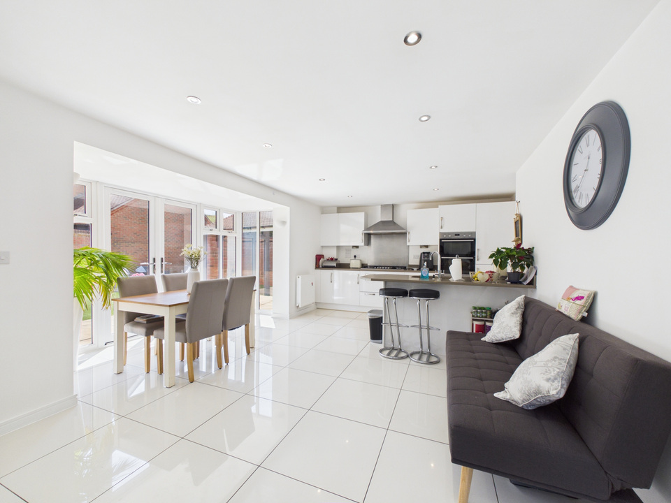 4 bed detached house for sale in Pelling Way, Broadbridge Heath, Horsham, West Sussex - Property Image 5