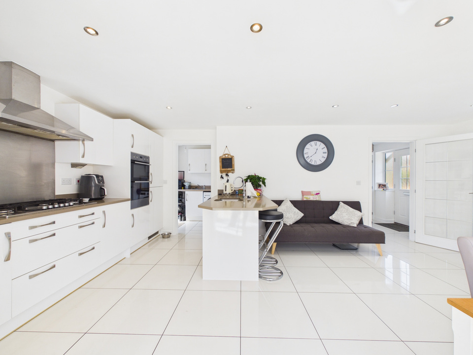 4 bed detached house for sale in Pelling Way, Broadbridge Heath, Horsham, West Sussex - Property Image 14