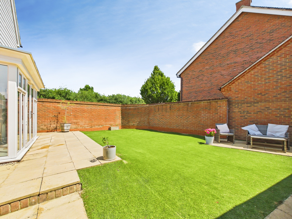4 bed detached house for sale in Pelling Way, Broadbridge Heath, Horsham, West Sussex - Property Image 16