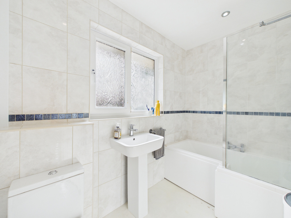 3 bed detached house for sale in Bluebell Close, Horsham, West Sussex  - Property Image 6