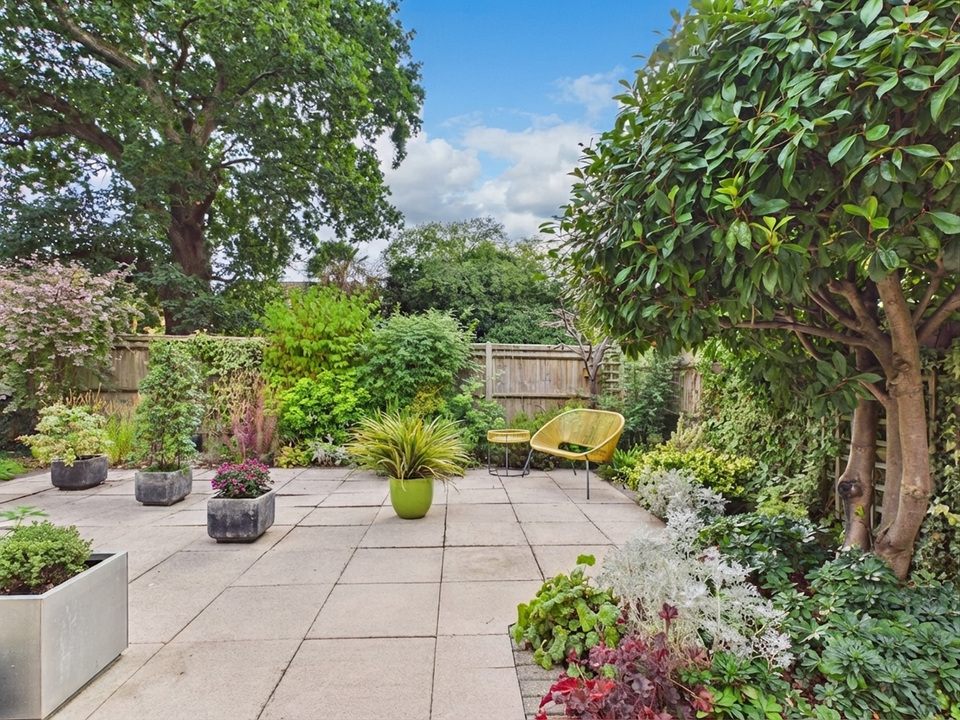 3 bed detached house for sale in Bluebell Close, Horsham, West Sussex  - Property Image 11